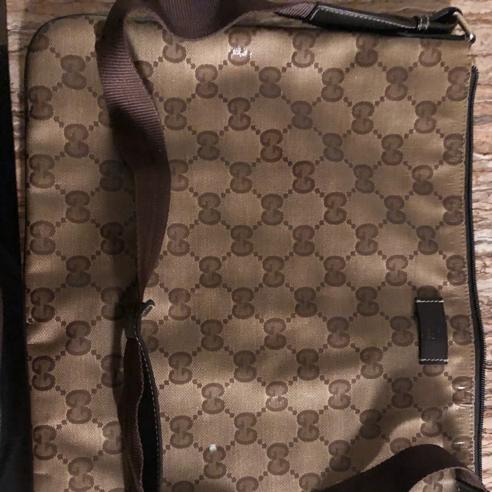 Authentic Gucci Messenger Bag - Picture 1 of 7